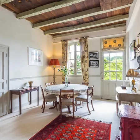 Sleeps 10 Wifi Lanquais